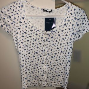 Brandy Melville button up Zelly top